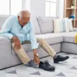 Comment prévenir les douleurs aux pieds et éviter les erreurs qui les aggravent