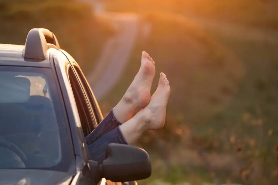Image de :Soins des pieds en voyage astuces et liste des essentiels