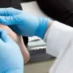 Soins des pieds : ongles, cors et callosités 